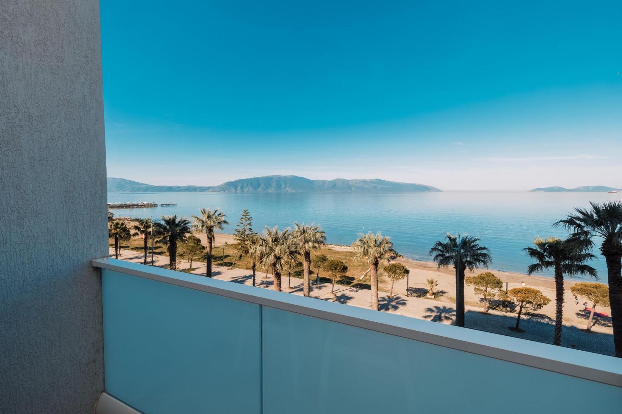 DUKA Hotel Vlorë Buitenkant foto