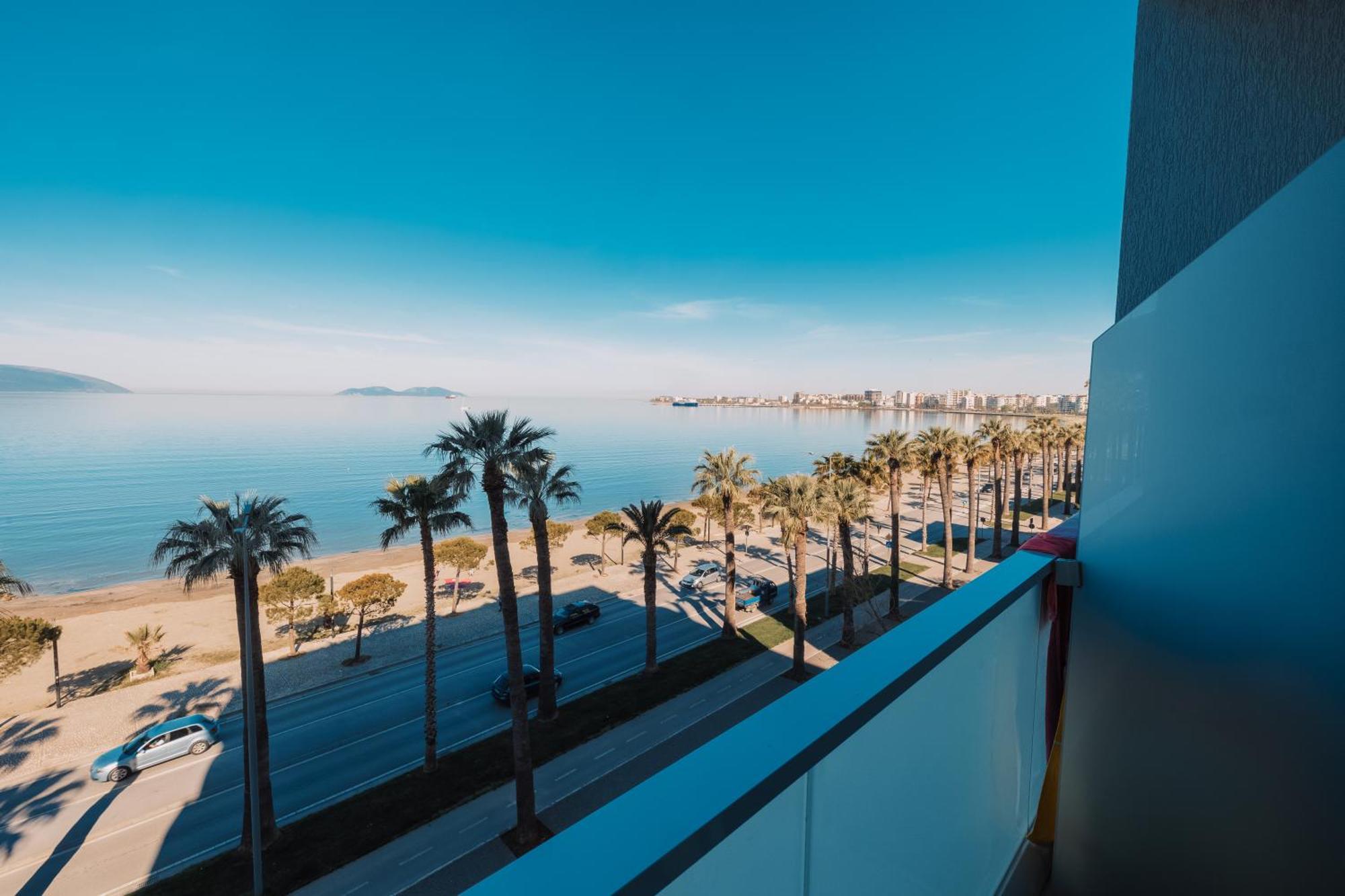 DUKA Hotel Vlorë Buitenkant foto
