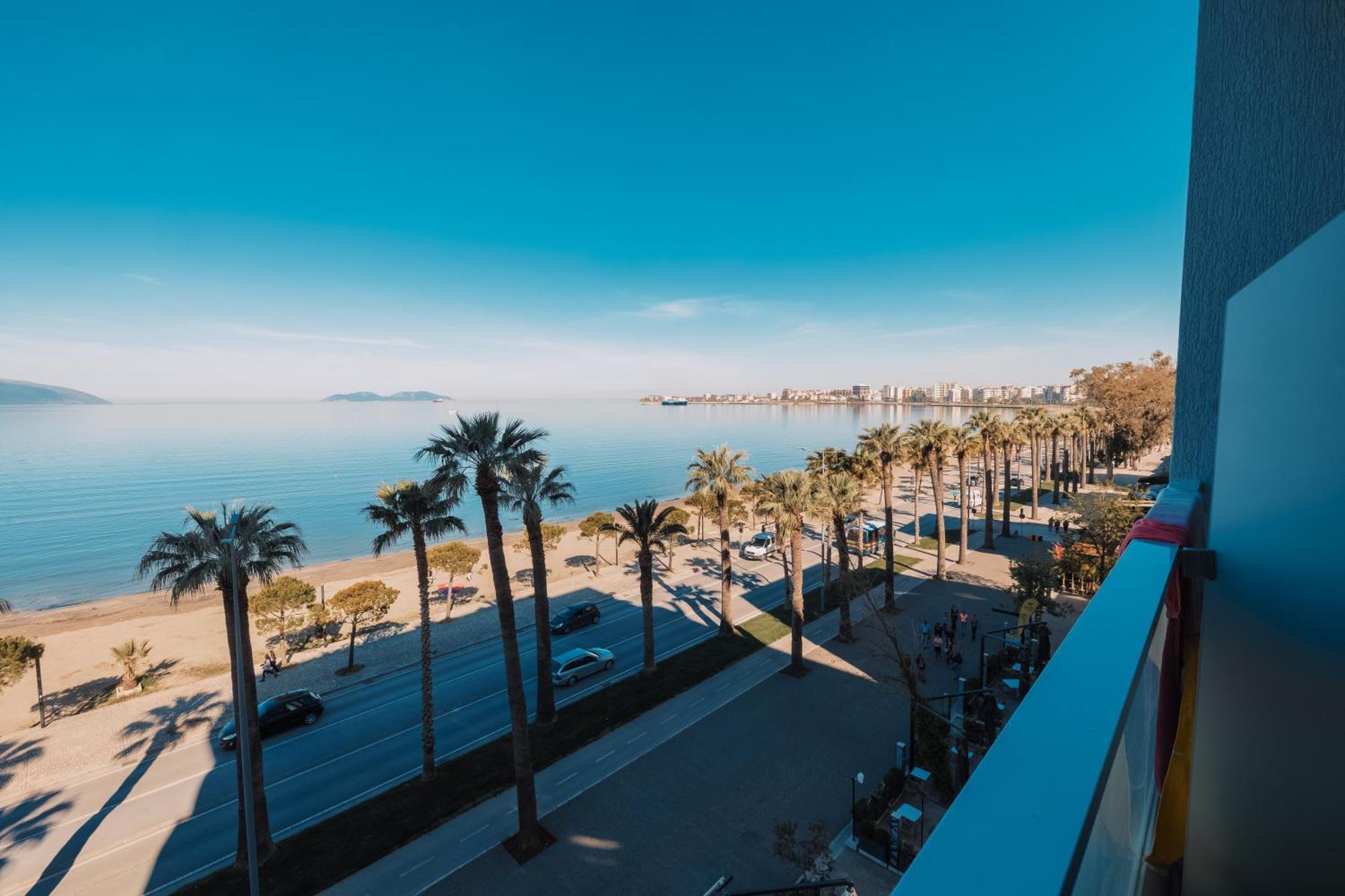DUKA Hotel Vlorë Buitenkant foto
