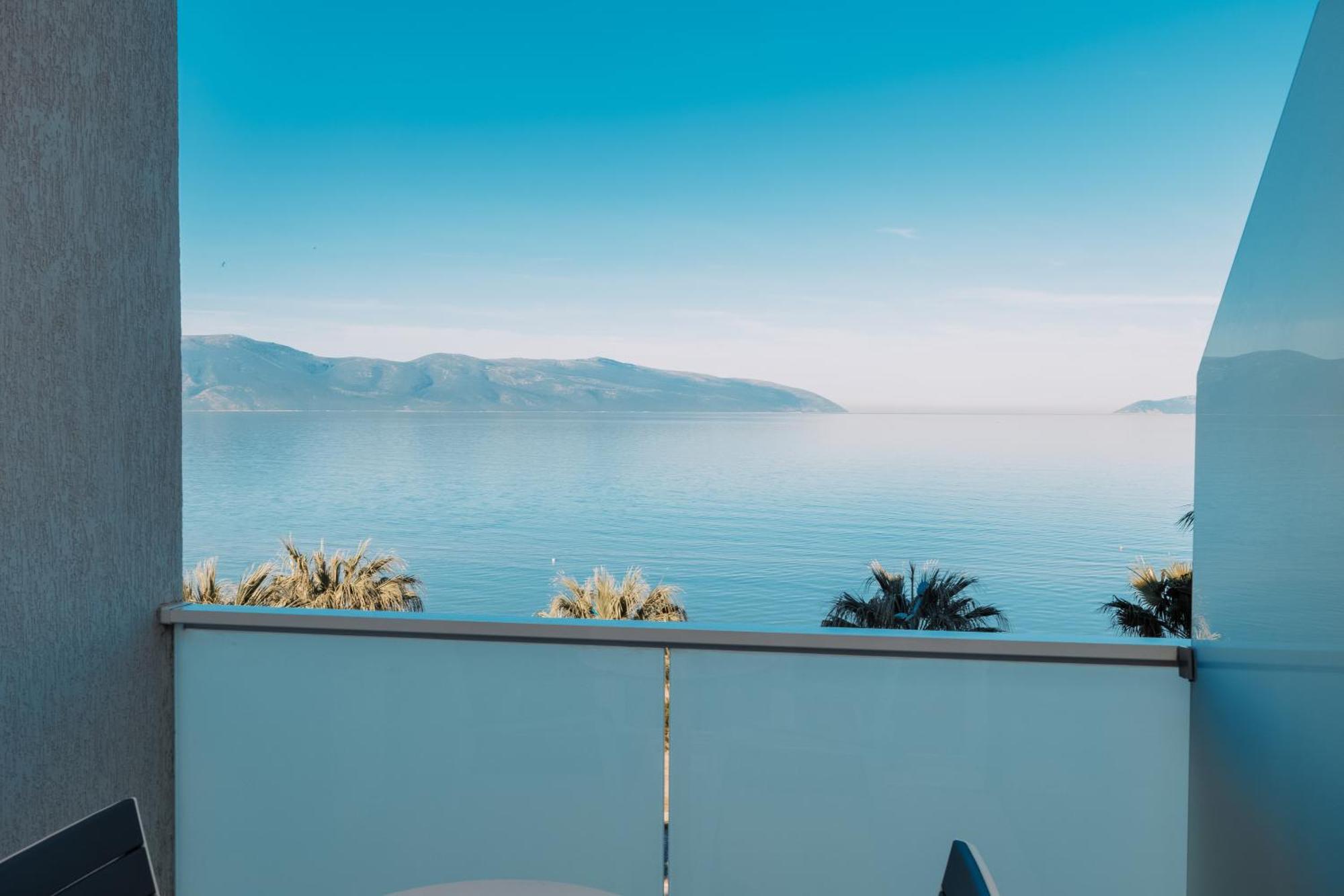 DUKA Hotel Vlorë Buitenkant foto