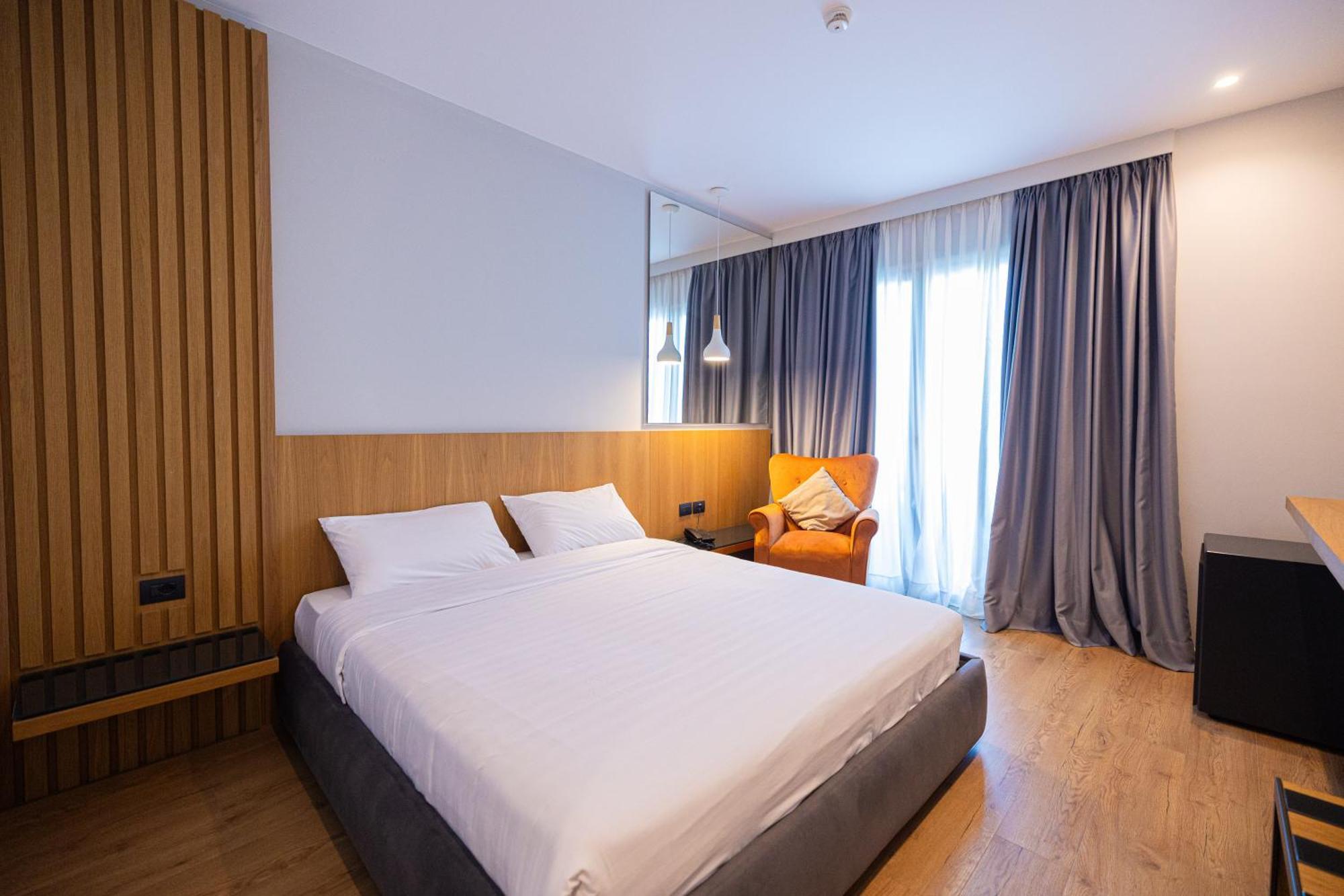 DUKA Hotel Vlorë Buitenkant foto