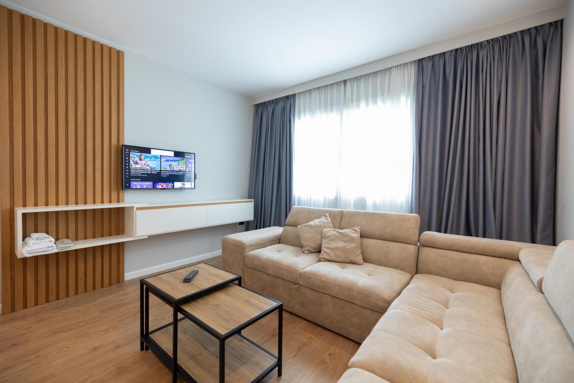 DUKA Hotel Vlorë Buitenkant foto