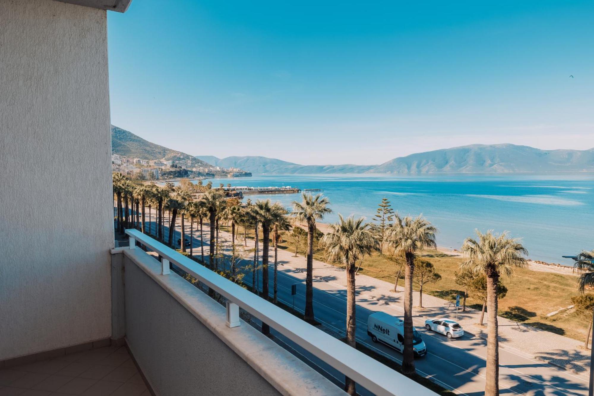 DUKA Hotel Vlorë Buitenkant foto