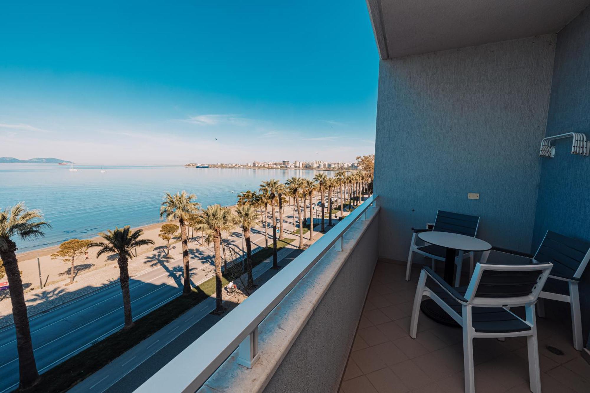DUKA Hotel Vlorë Buitenkant foto