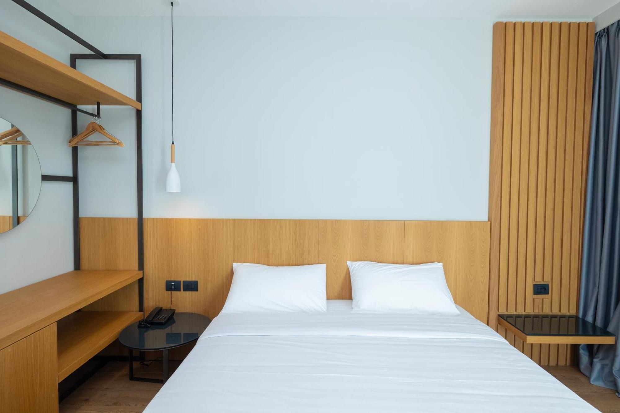 DUKA Hotel Vlorë Buitenkant foto