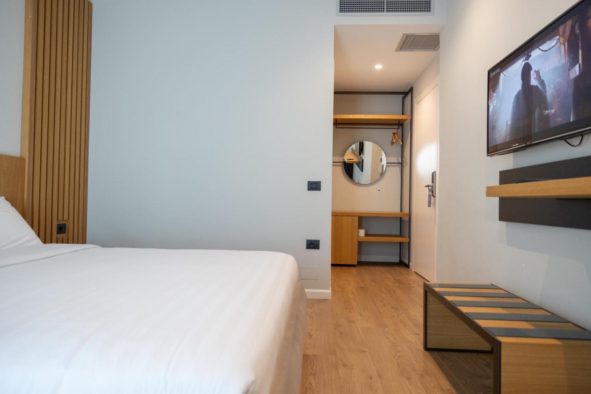 DUKA Hotel Vlorë Buitenkant foto