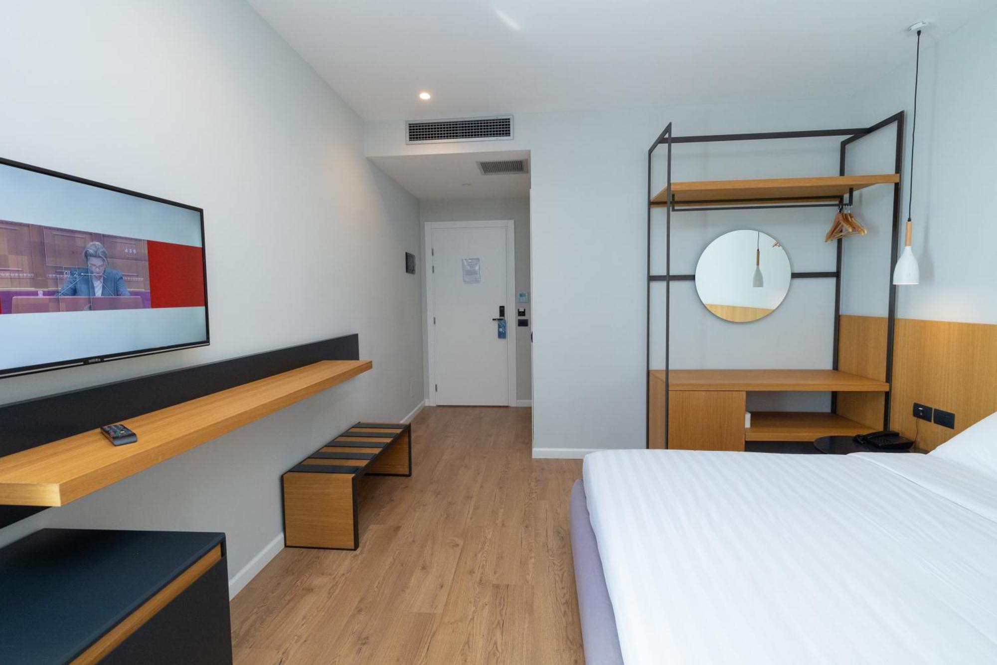 DUKA Hotel Vlorë Buitenkant foto