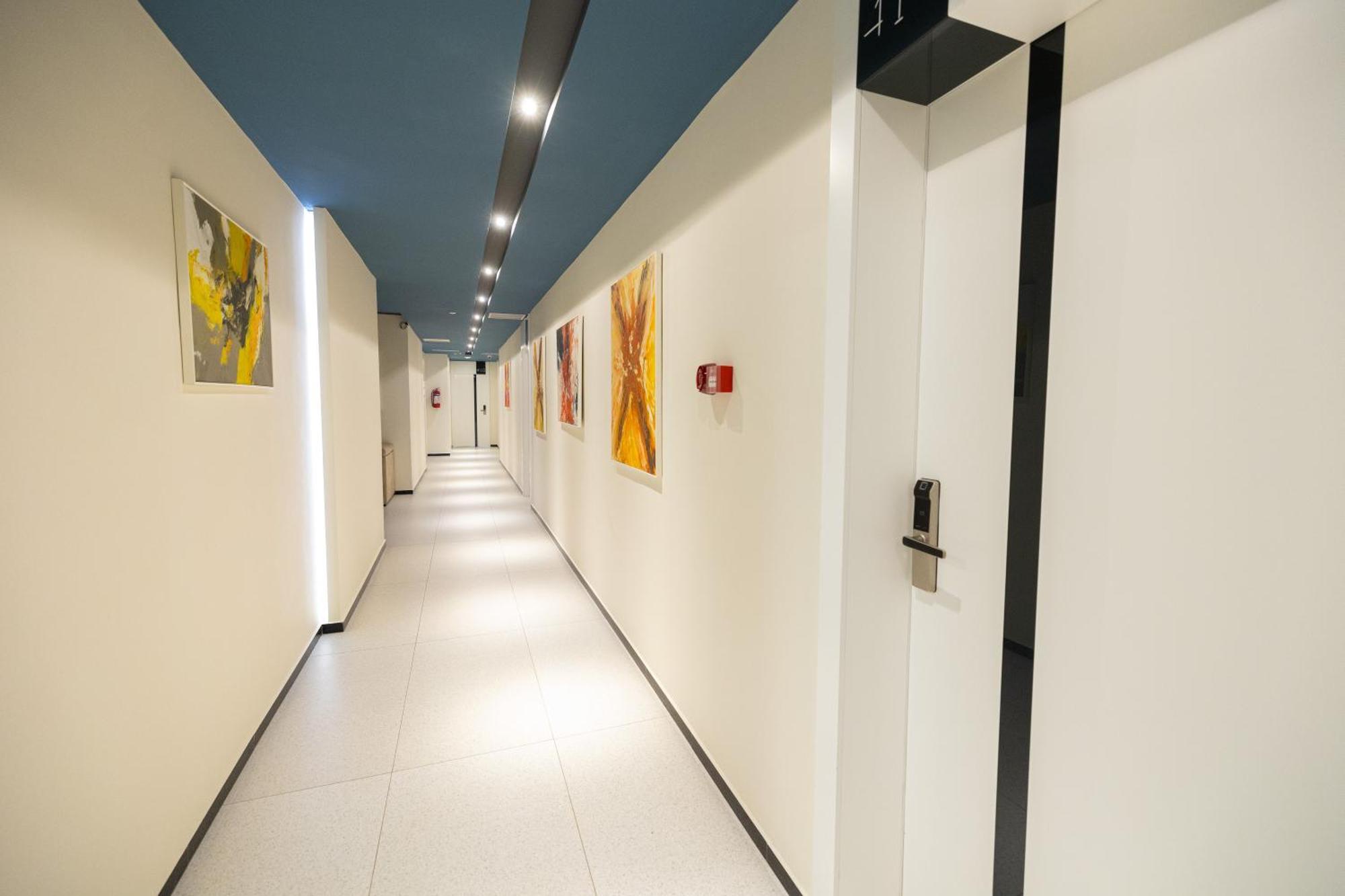 DUKA Hotel Vlorë Buitenkant foto